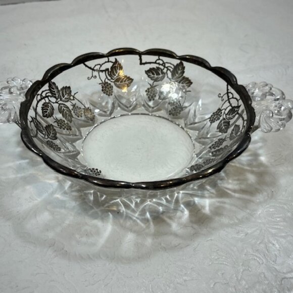 VTG Etched Glass Candy/Serving Dish w/Sterling Overlay Scroll Handles 6" Wide - Picture 3 of 13